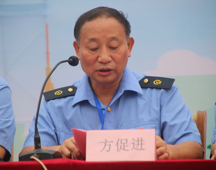 党支部书记方促进讲话.JPG