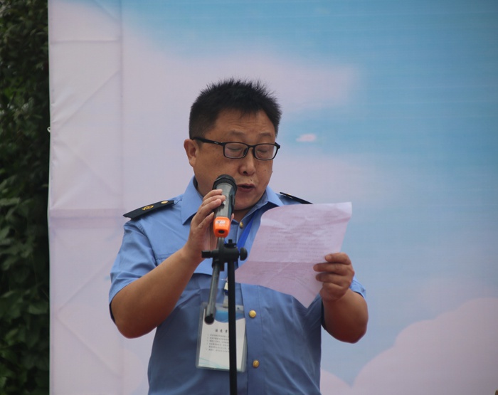 莲塘校区负责人邓贵明发言.JPG